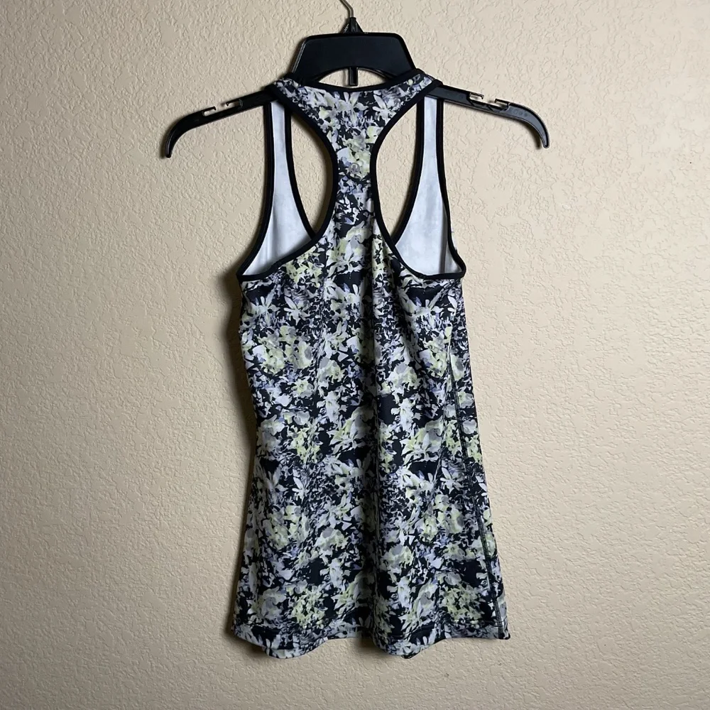 Lululemon Womens 6 Floral Athletic Racerback Tank Top Yoga Running‎ Workout